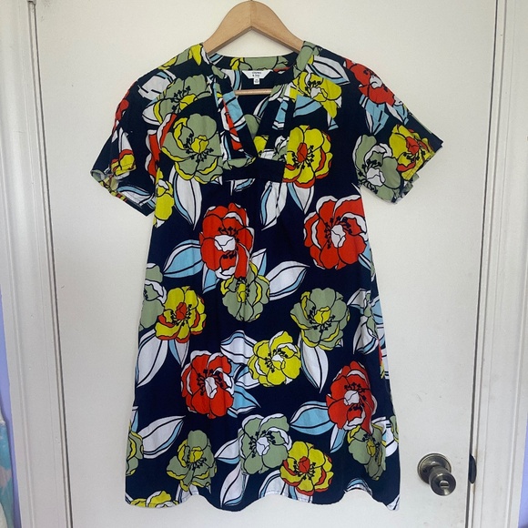 crown & ivy Dresses & Skirts - Beautiful Crown & Ivy floral summer shift dress